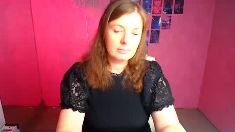 Snapshot of molly_mis chatting on July 9, 2026, 11:47 am Molly online show from July 9, 2026, 11:47 am