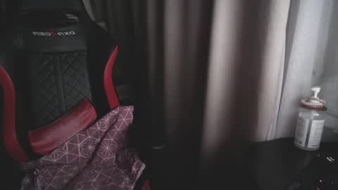 I have new photos come and see with love Molly online show from October 14, 2025, 9:48 pm