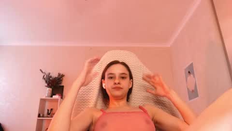 Snapshot of molly_soft chatting on June 1, 2026, 6:04 am Molly online show from June 1, 2026, 6:04 am