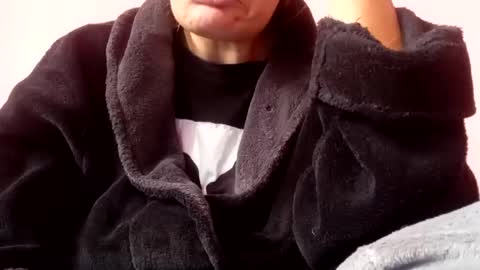 Snapshot of molly_tanya chatting on December 2, 2024, 10:50 am Tanya online show from December 2, 2024, 10:50 am