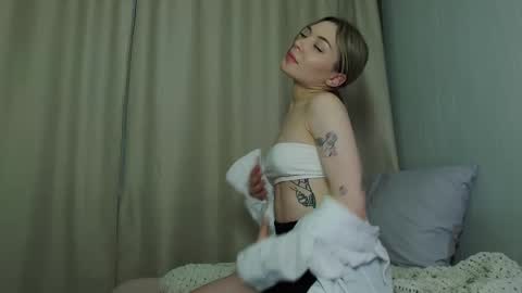 molly_wheel online show from February 11, 2025, 11:44 pm