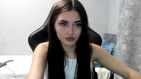 Molly online show from November 30, 2025, 8:24 pm