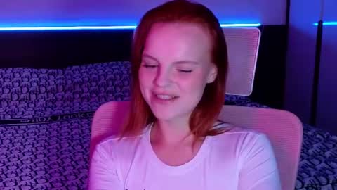 Snapshot of mollybossy chatting on July 29, 2026, 12:25 pm Molly online show from July 29, 2026, 12:25 pm