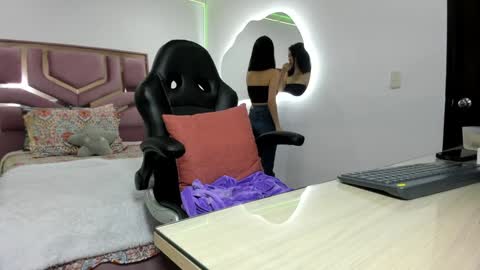 Molly  online show from January 8, 2025, 7:13 pm