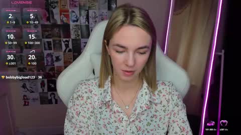 Snapshot of mollydevonn chatting on September 12, 2025, 1:28 am Molly online show from September 12, 2025, 1:28 am