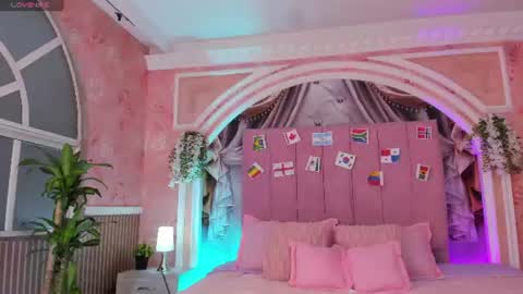 Snapshot of mollydoll_amour chatting on July 14, 2026, 11:38 am MollyDoll online show from July 14, 2026, 11:38 am