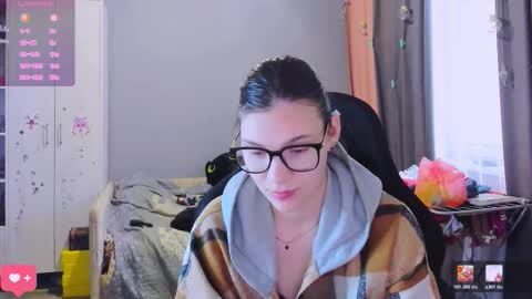  KIRA  online show from February 10, 2026, 4:38 am