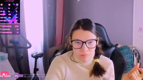  KIRA  online show from April 3, 2026, 2:42 am