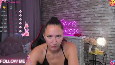 hi im Molly heregreat boobs big heart  warm pussy  online show from September 30, 2025, 1:32 am