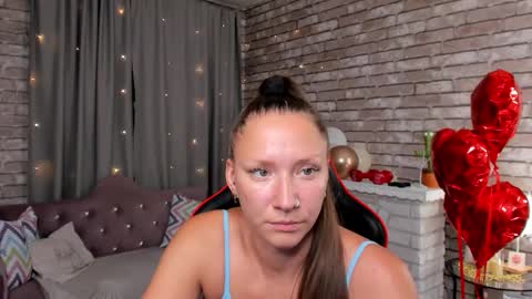 hi im Molly heregreat boobs big heart  warm pussy  online show from February 27, 2026, 1:49 am