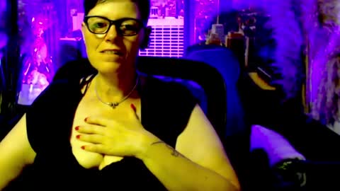 Snapshot of mollysun chatting on June 27, 2026, 3:39 pm MollySun Nina Randmann online show from June 27, 2026, 3:39 pm