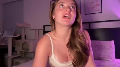 Molly Moon online show from July 23, 2026, 4:32 am