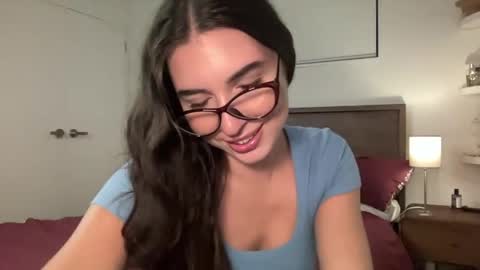 Molly online show from April 7, 2026, 11:15 pm