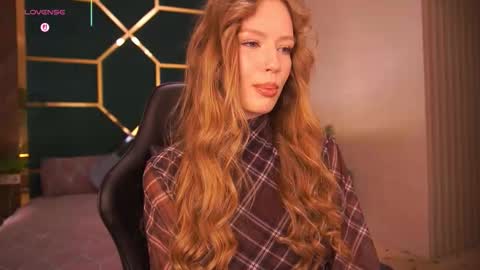 mollyymayy online show from March 25, 2026, 4:24 pm