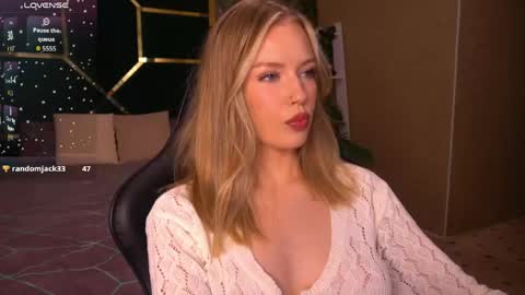Snapshot of mollyymayy chatting on May 9, 2026, 12:16 am mollyymayy online show from May 9, 2026, 12:16 am