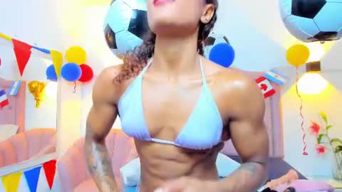 molyrestrepo online show from July 8, 2026, 8:13 pm