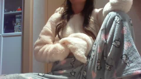 Snapshot of momentbeforedown chatting on December 1, 2024, 7:36 pm Hailey online show from December 1, 2024, 7:36 pm