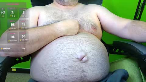 Snapshot of momentofs123 chatting on December 17, 2024, 5:40 am momentofs123 online show from December 17, 2024, 5:40 am