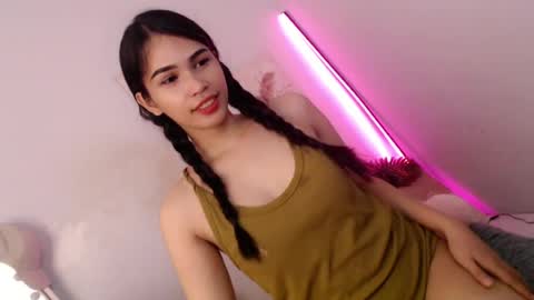 Snapshot of momi_khem019 chatting on July 22, 2026, 6:16 am MOMIKHEM online show from July 22, 2026, 6:16 am