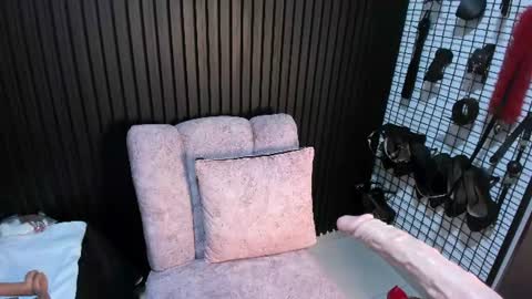 Snapshot of mommy_huge_ass chatting on July 16, 2026, 2:45 pm Victoria online show from July 16, 2026, 2:45 pm