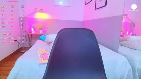 Daphne  online show from January 22, 2025, 5:05 am