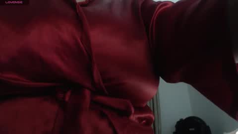 Daphne  online show from October 29, 2025, 7:32 am