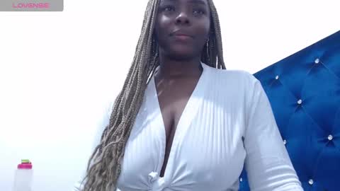 Snapshot of mommywebcam chatting on September 21, 2025, 3:13 pm DINAH online show from September 21, 2025, 3:13 pm