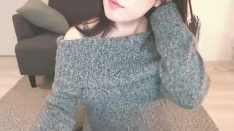 Momo online show from December 7, 2024, 12:45 pm