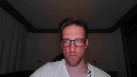 moms_little_monster online show from November 5, 2025, 9:26 pm