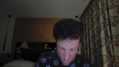 moms_little_monster online show from November 16, 2025, 4:56 pm