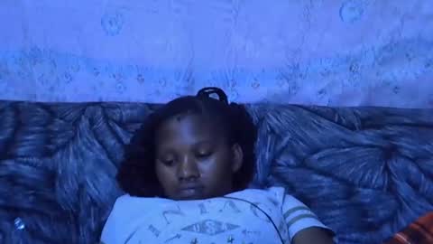 Snapshot of momsdoll chatting on February 3, 2026, 6:40 am momsdoll online show from February 3, 2026, 6:40 am