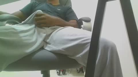 Mommy Lover online show from December 4, 2025, 11:24 pm