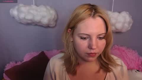 Snapshot of mon1ca_jones chatting on February 6, 2026, 9:01 am mon1ca_jones online show from February 6, 2026, 9:01 am