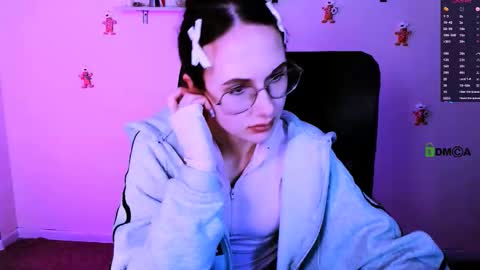 Mona  online show from January 18, 2026, 9:18 pm