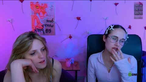 Snapshot of mona_cloud chatting on May 18, 2026, 4:07 am Mona online show from May 18, 2026, 4:07 am
