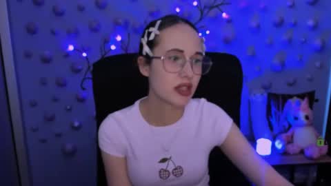 Snapshot of mona_cloud chatting on May 20, 2026, 7:09 pm Mona online show from May 20, 2026, 7:09 pm
