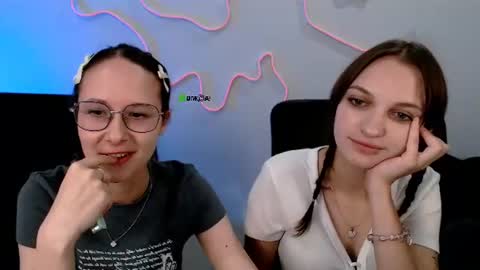 Snapshot of mona_cloud chatting on July 24, 2026, 8:45 am Mona online show from July 24, 2026, 8:45 am