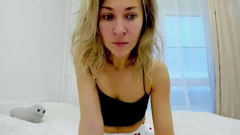 Mona online show from October 29, 2025, 4:37 am