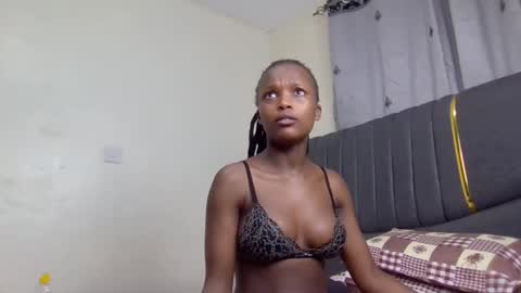 Mona online show from September 17, 2025, 12:18 pm