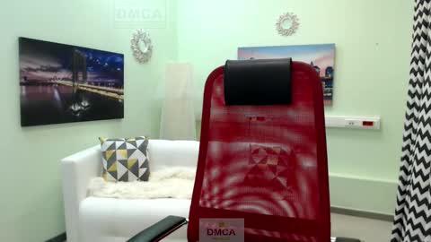 Snapshot of mona_w chatting on February 17, 2026, 10:56 am Mona online show from February 17, 2026, 10:56 am