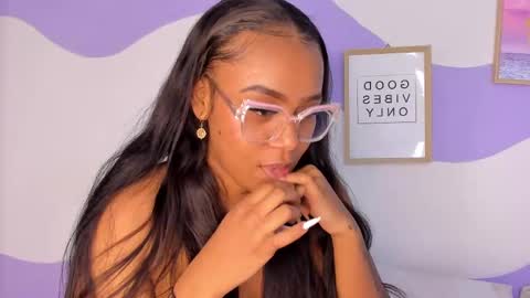 MONAAXXX online show from February 26, 2025, 6:54 pm