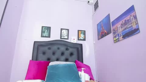 paola online show from April 18, 2026, 1:59 pm