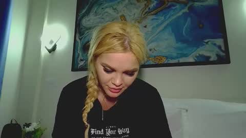 Monica online show from November 27, 2025, 4:25 am