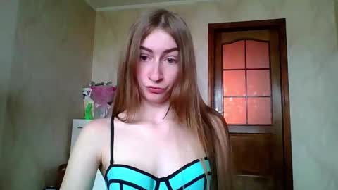 Snapshot of monica_tamayo chatting on May 27, 2026, 11:51 am Monica online show from May 27, 2026, 11:51 am