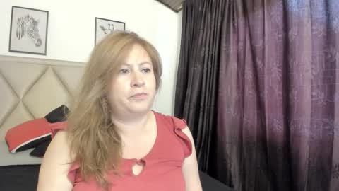 Snapshot of monicapink_ chatting on January 16, 2026, 12:20 pm Mony online show from January 16, 2026, 12:20 pm