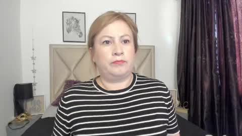 Snapshot of monicapink_ chatting on January 19, 2026, 12:31 pm Mony online show from January 19, 2026, 12:31 pm