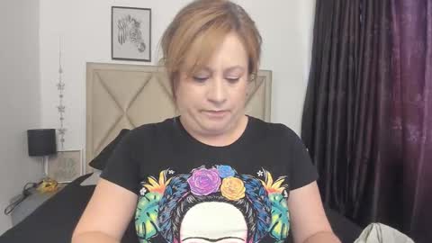 Snapshot of monicapink_ chatting on February 3, 2026, 12:21 pm Mony online show from February 3, 2026, 12:21 pm