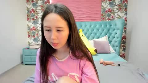 Snapshot of monicasway chatting on December 5, 2025, 4:14 pm Monica online show from December 5, 2025, 4:14 pm