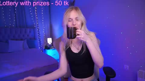  Monica  online show from September 25, 2025, 6:06 am