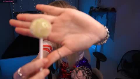  Monica  online show from October 25, 2025, 5:59 am